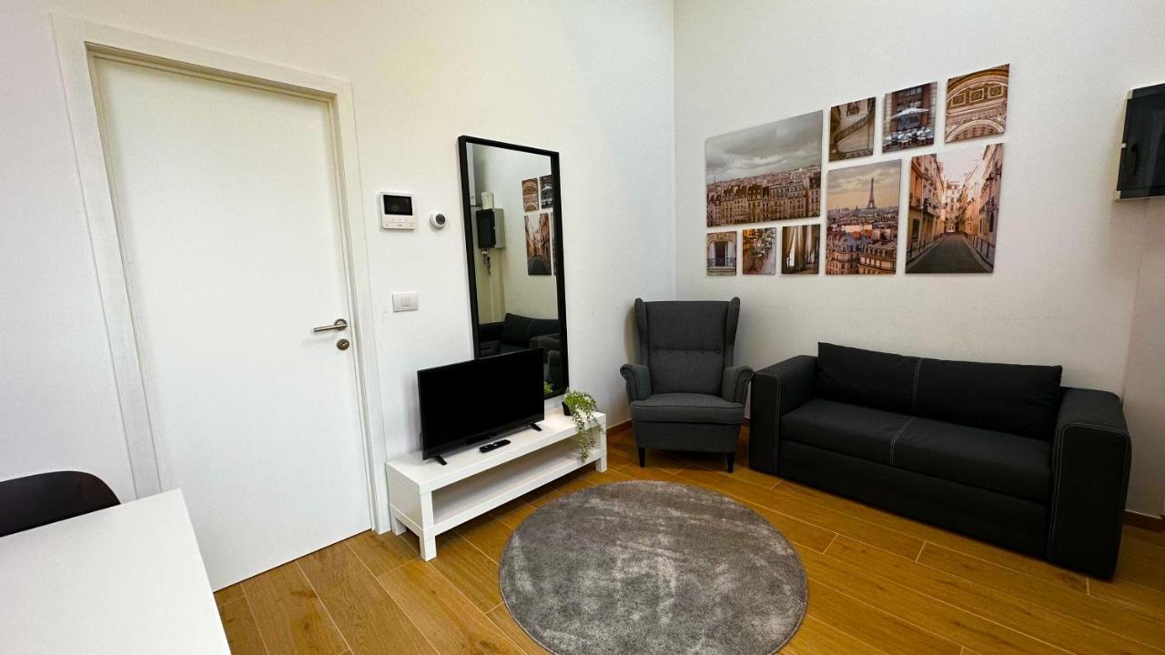 Oneluxstay Near Fashion District 안트베르펜 외부 사진