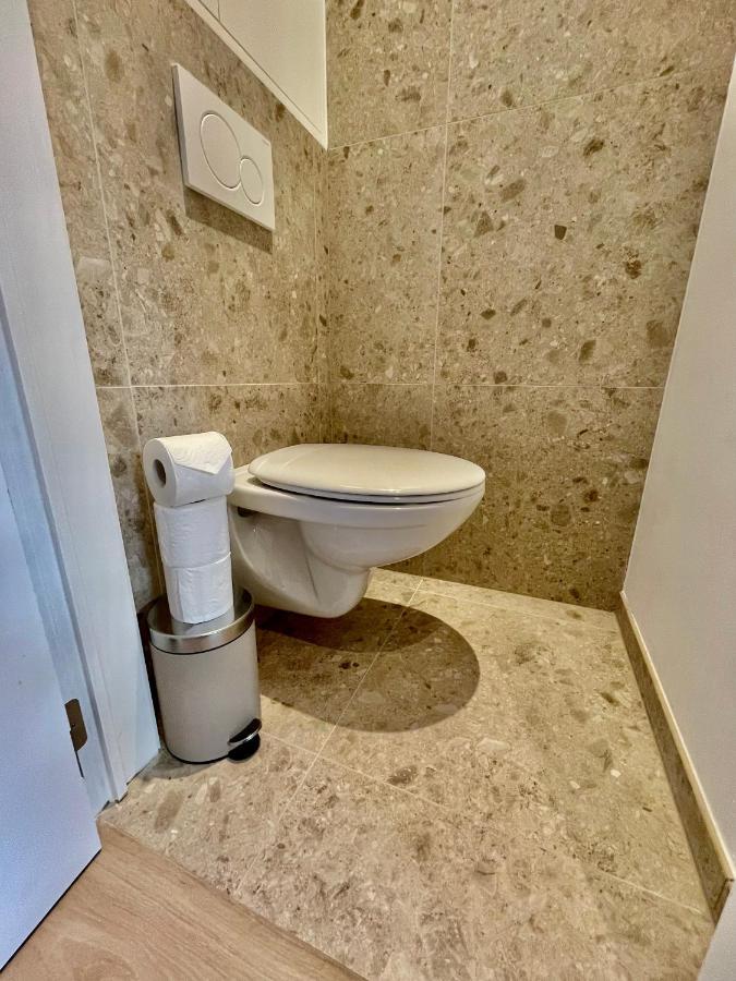 Oneluxstay Near Fashion District 안트베르펜 외부 사진