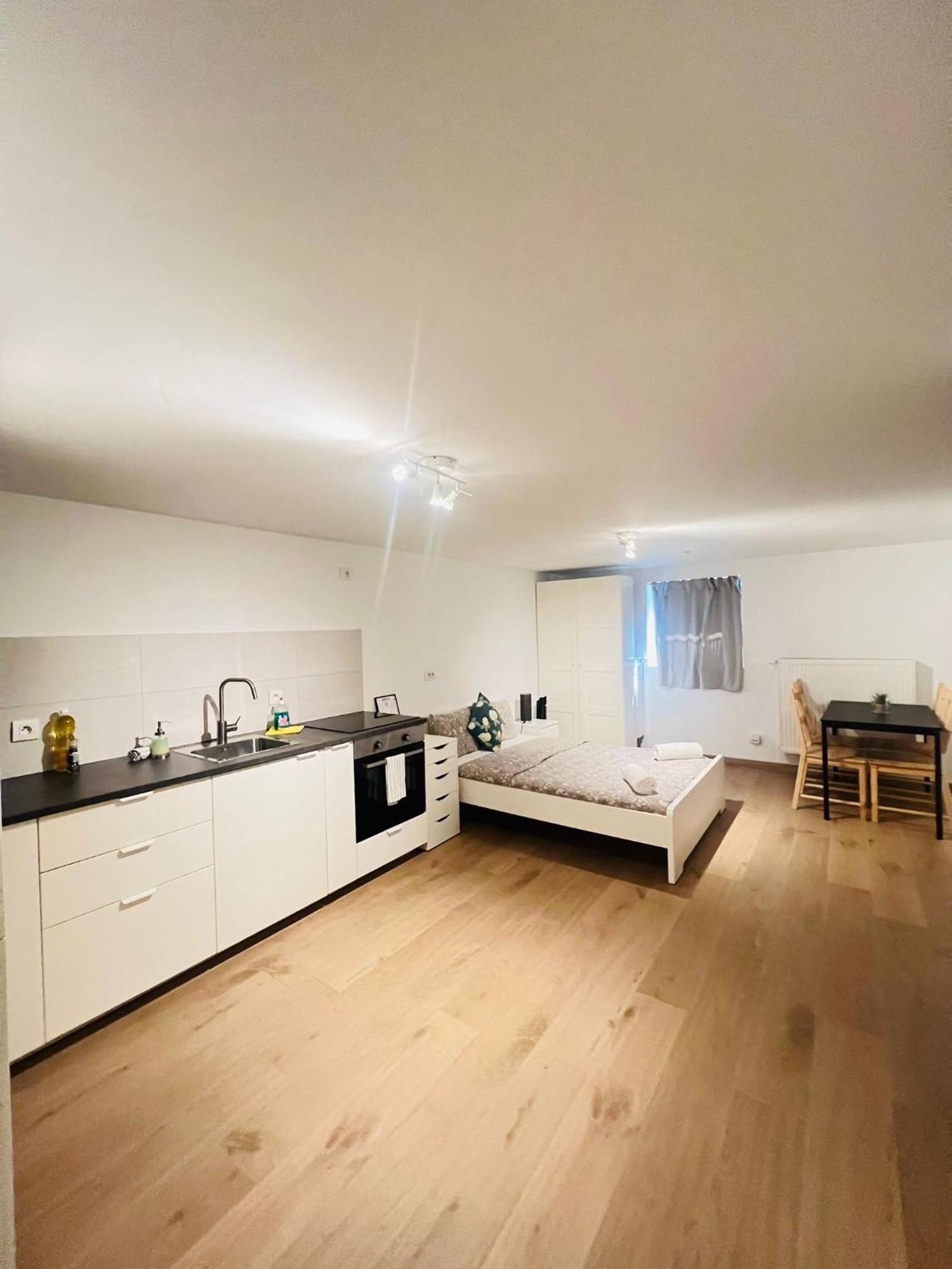 Oneluxstay Near Fashion District 안트베르펜 외부 사진