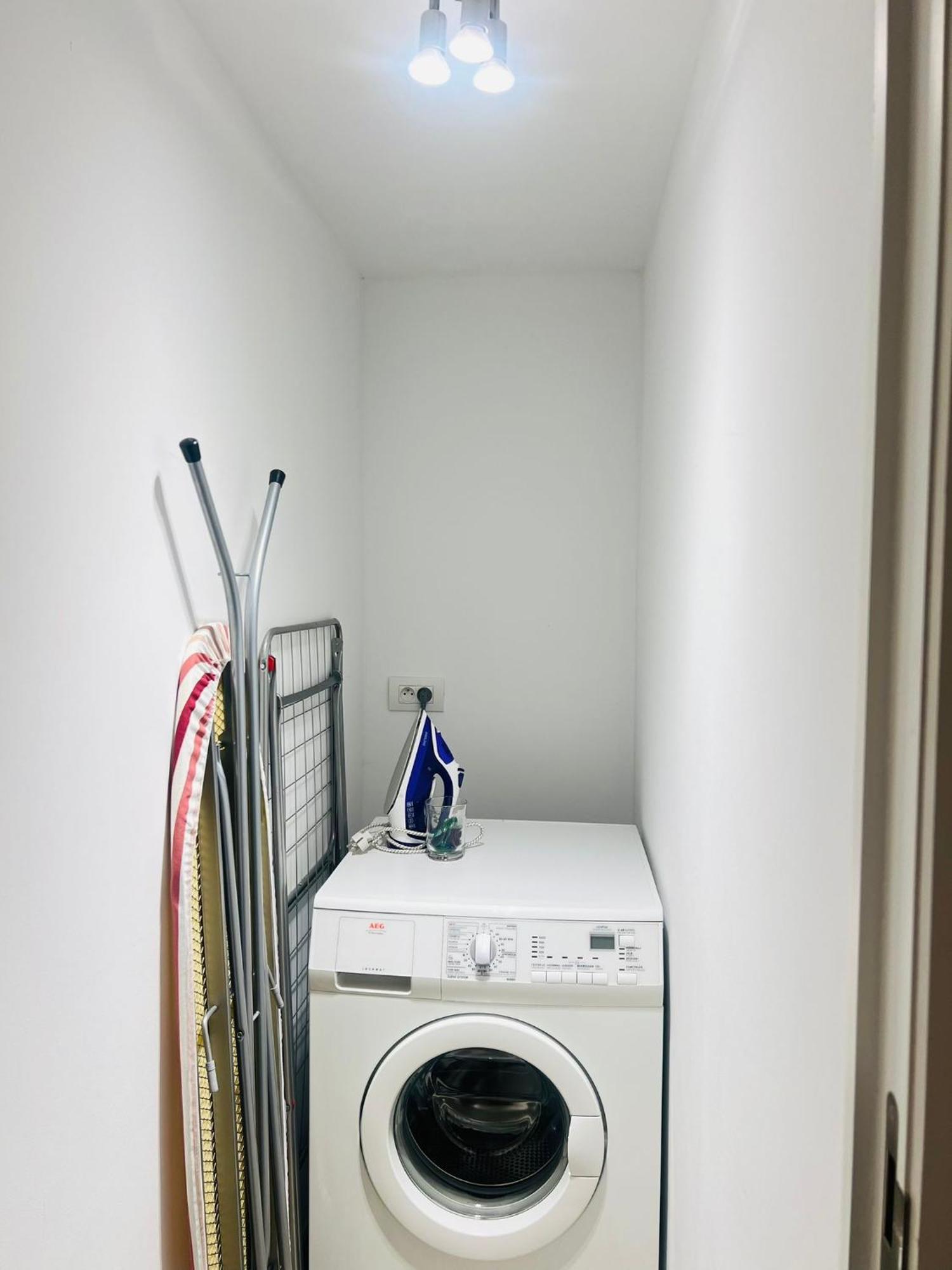 Oneluxstay Near Fashion District 안트베르펜 외부 사진