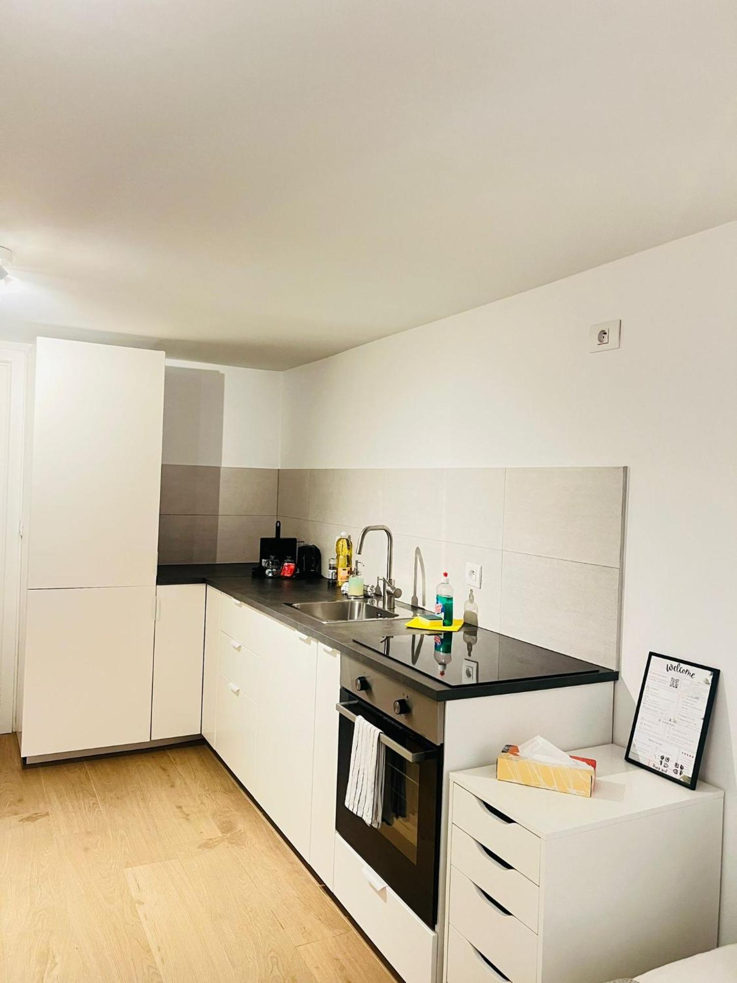 Oneluxstay Near Fashion District 안트베르펜 외부 사진