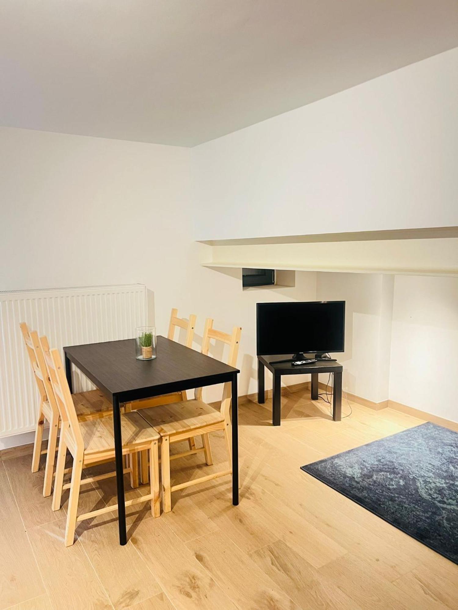 Oneluxstay Near Fashion District 안트베르펜 외부 사진